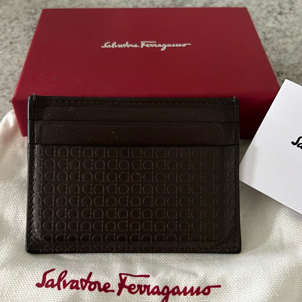Ferragamo Mini Gancino Textured Leather Card Case
(Tobacco brown)